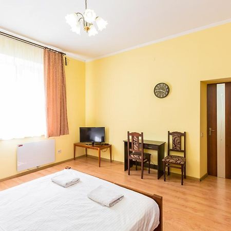 Квартира В Центрі Подобово На Вулиці Коперника 26 Біля Палацу Мистецтв Lviv Extérieur photo