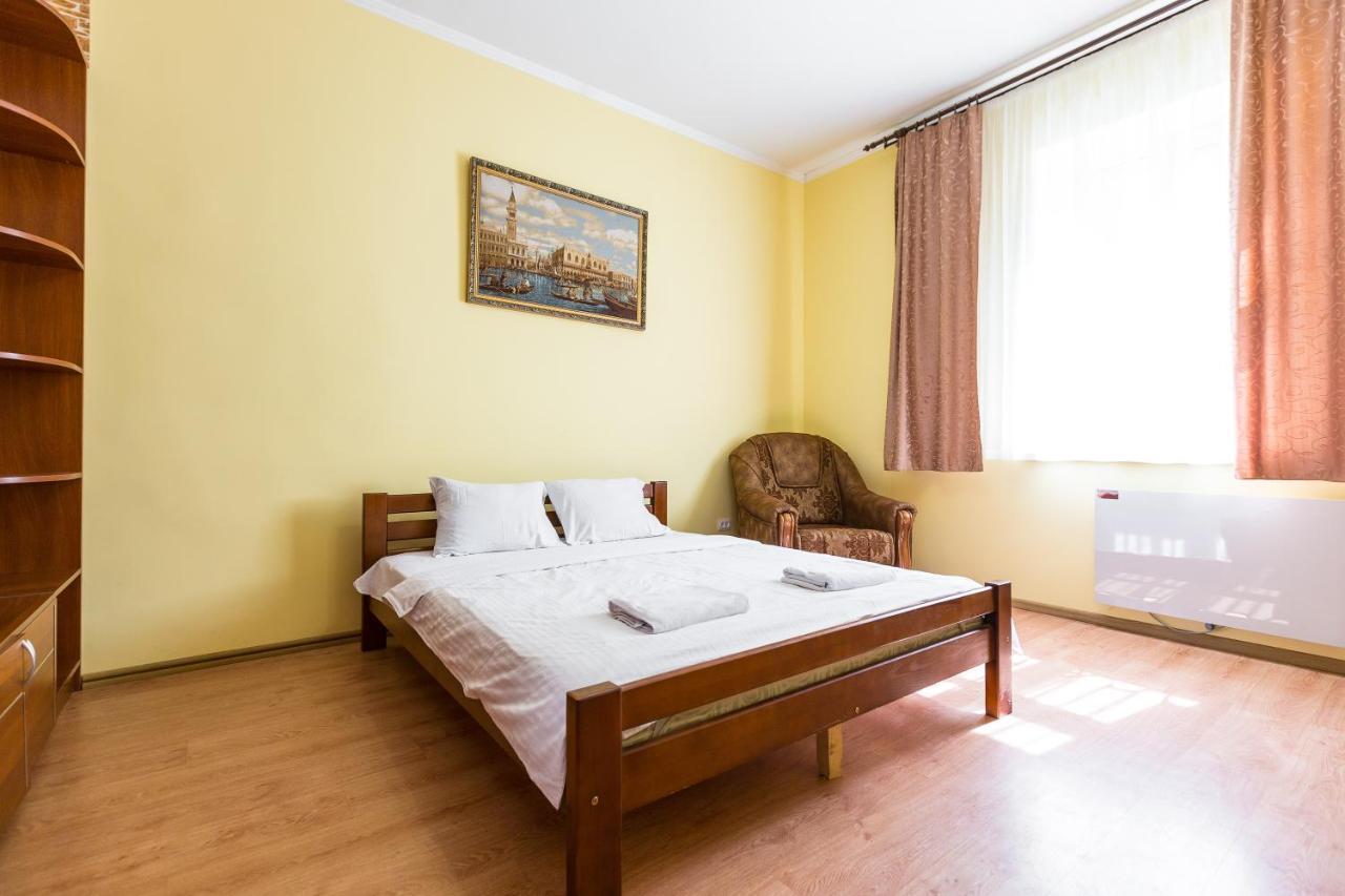 Квартира В Центрі Подобово На Вулиці Коперника 26 Біля Палацу Мистецтв Lviv Extérieur photo